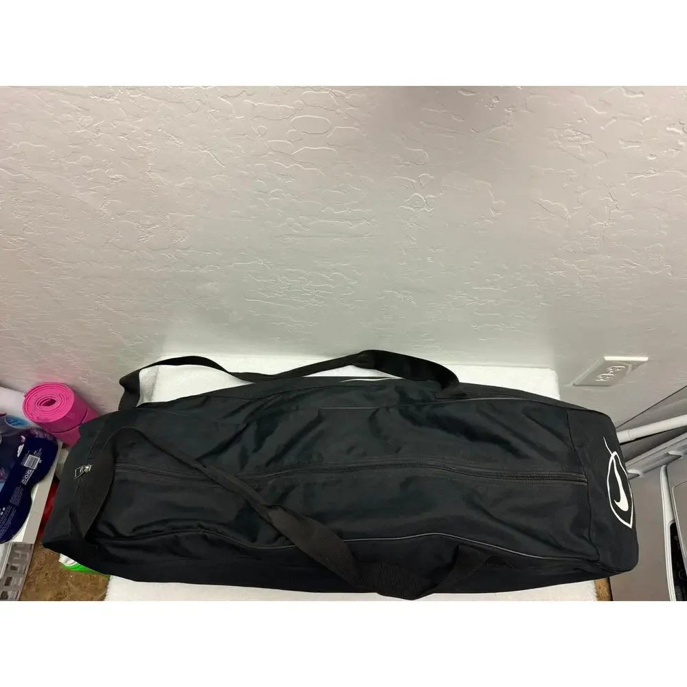 Nike Black Training Duffel‎ Bag With Shoulder Strap Zippered Compartments